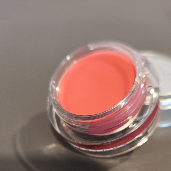 New Trinny London Lip Glow In "Mia" Shade .14oz - Picture 2 of 4